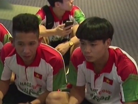 U19 Viet Nam co mat tai Brunei sau 13 tieng di chuyen hinh anh