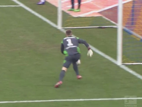 10 pha lam ban hai huoc nhat mua giai 2013-2014 o Bundesliga hinh anh