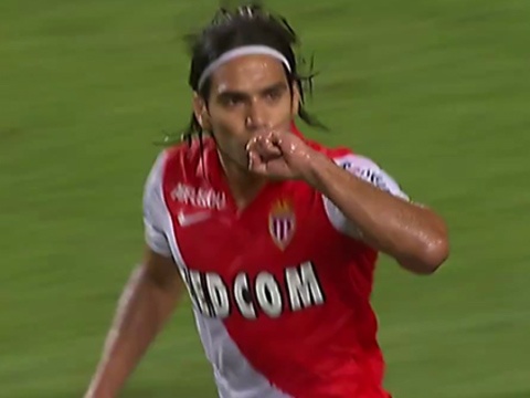 Ban thang dau tien trong mua giai moi cua Falcao hinh anh