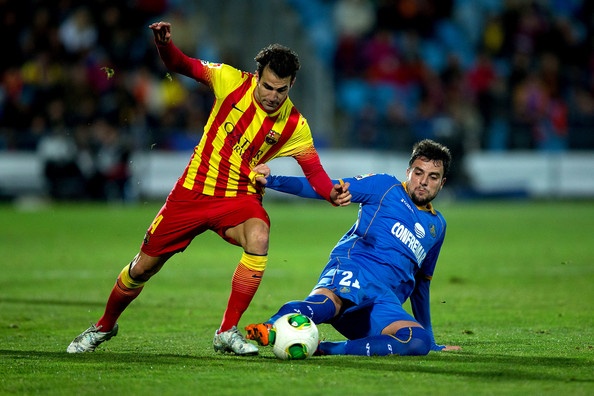 Nhung pha bong hay nhat cua Fabregas mua giai vua qua hinh anh