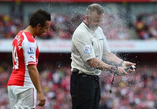 Cazorla bi son tu huy ban day mat hinh anh