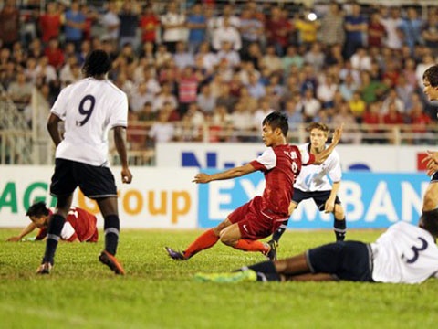 Van Son ghi ban vao luoi U19 Tottenham hinh anh