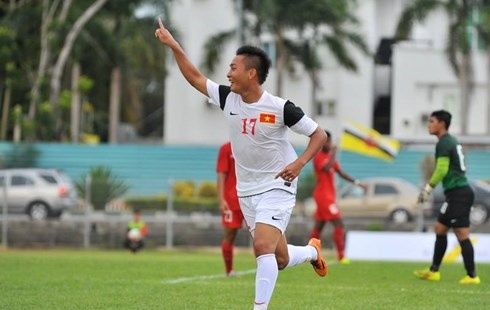 Tuan Tai xuat sac lap cong dua U19 Viet Nam vuot len hinh anh