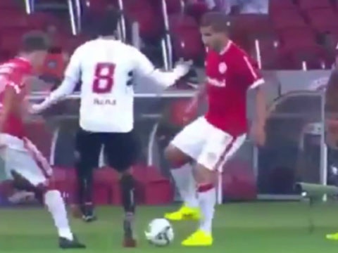 Kaka bi doi phuong lam be mat bang pha xo hang tinh te hinh anh