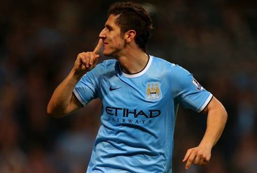 Stevan Jovetic dem bong tinh te nhan doi cach biet hinh anh