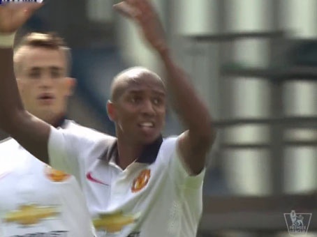 Tinh huong M.U mat oan qua penalty hinh anh