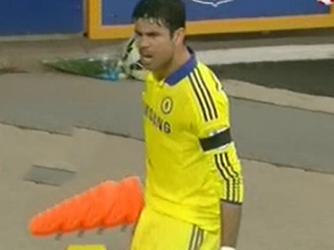 Diego Costa hoan tat cu dup vao luoi Everton hinh anh