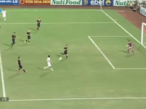 Pha dem bong qua te cua Van Long hinh anh