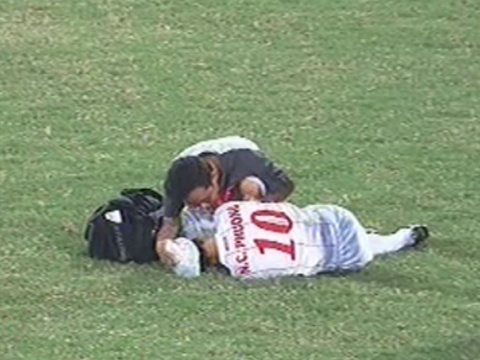 Pha va cham rat manh khien Cong Phuong nam san hinh anh