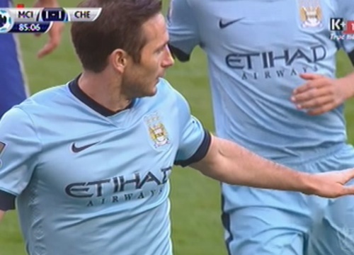 Lampard ghi ban dang cap go hoa cho Man City hinh anh