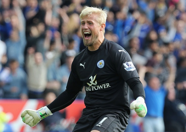 Schmeichel, Mignolet cuu thua hay nhat vong 5 NH Anh hinh anh