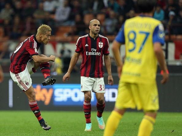 Pha sut phat tuyet dep cua Keisuke Honda hinh anh