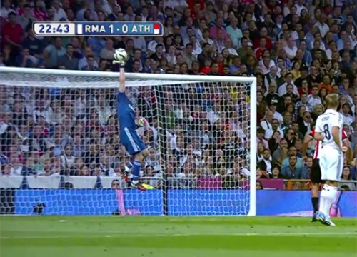 Pha bay nguoi cuu thua an tuong cua Casillas hinh anh