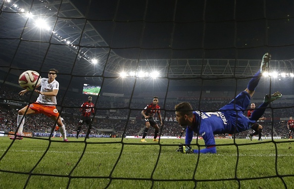 Pha cuu thua hay nhat vong 9 Ligue 1 hinh anh