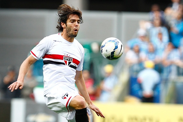 Pha sut phat goc suyt thanh ban thang cua Kaka hinh anh