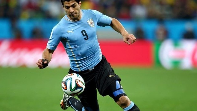 Pha bo lo kho tin cua Luis Suarez hinh anh