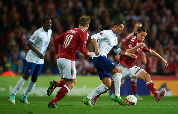 Cristiano Ronaldo lam kho hang thu Dan Mach hinh anh