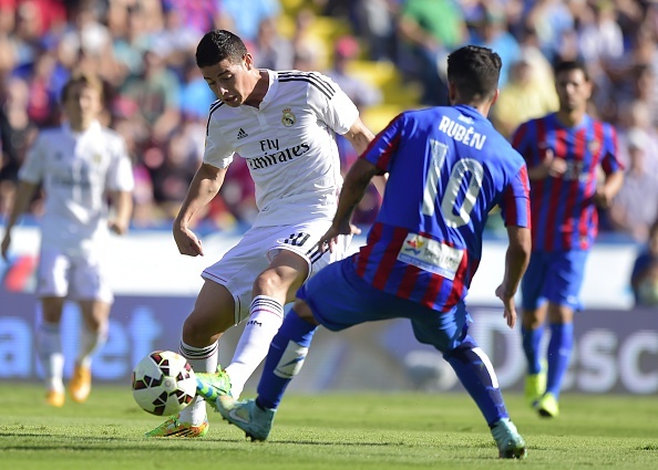 James Rodriguez ghi ban nhu tro choi dien tu hinh anh