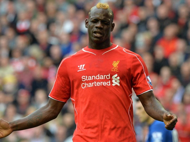 Pha bo lo khong tuong cua Balotelli hinh anh