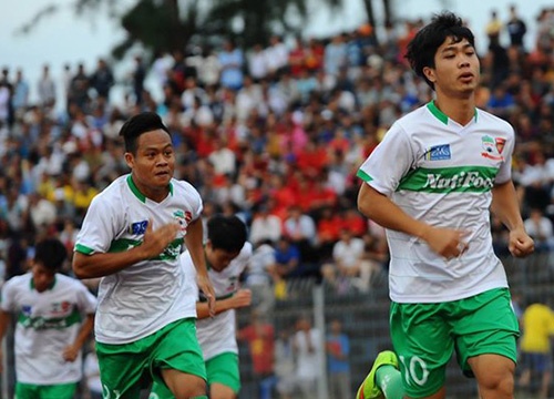 Pha solo qua 3 cau thu U21 Malaysia cua Cong Phuong hinh anh