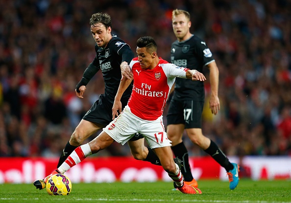 Man trinh dien bung no cua Sanchez truoc Burnley hinh anh