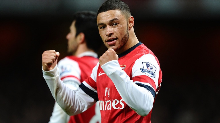 Chamberlain ghi ban nang ty so len 3-0 hinh anh