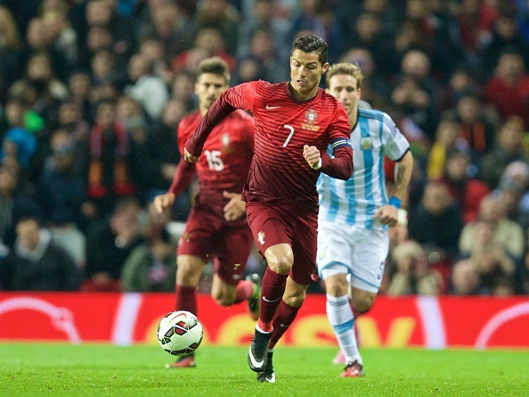 Man trinh dien cua Ronaldo truoc Argentina hinh anh