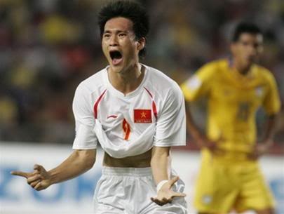 Sieu pham cua Cong Vinh vao top 10 ban dep nhat lich su AFF hinh anh