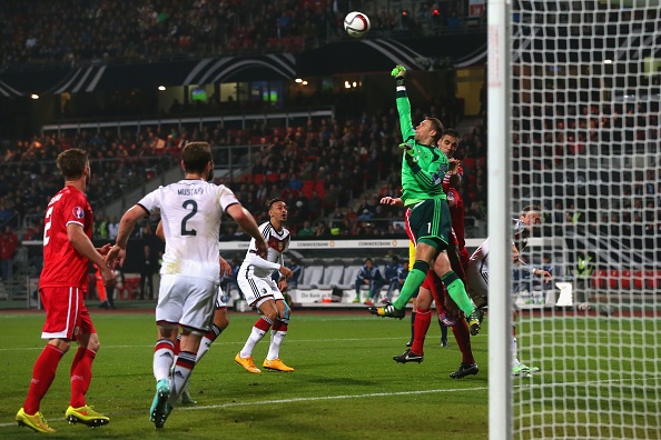 Neuer cuu thua an tuong tuan 3 thang 11 hinh anh