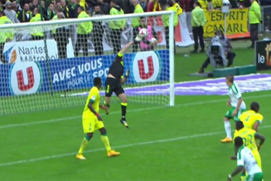 Pha cuu thua hay nhat vong 14 Ligue 1 hinh anh