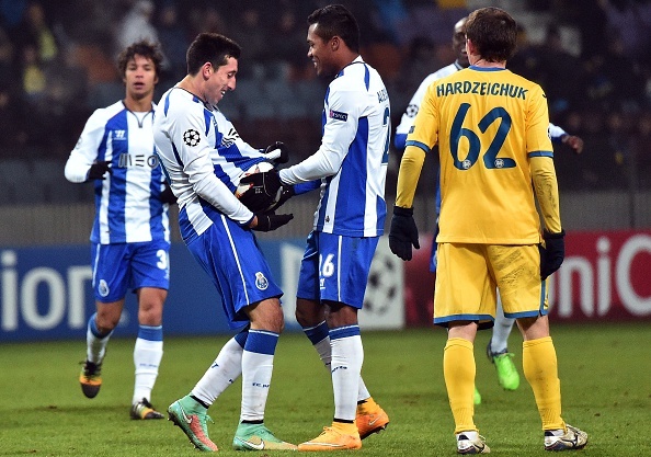 Pha na dai bac cua Hector Herrera hinh anh