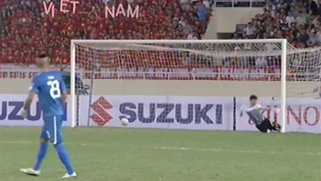 Pha dut diem dang cap cua cau thu Philippines hinh anh