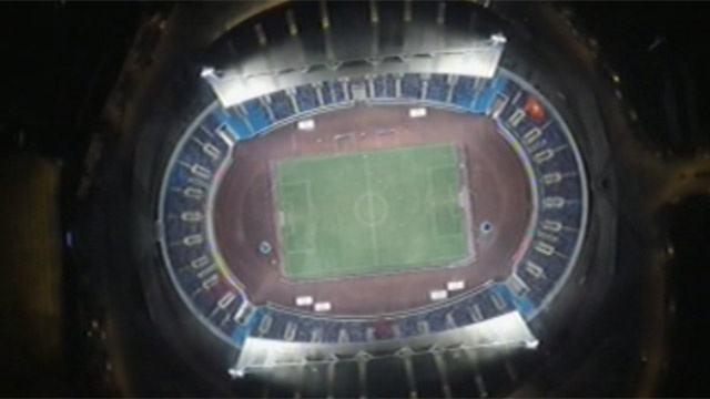 Khung canh an tuong tren san My Dinh tu camera bay hinh anh