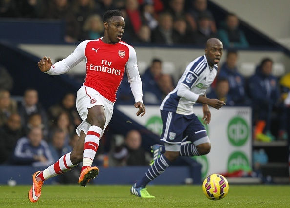 Welbeck mo ty so cho Arsenal hinh anh