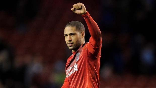 Cau thu Liverpool rach dau sau khi ghi ban mo ty so hinh anh