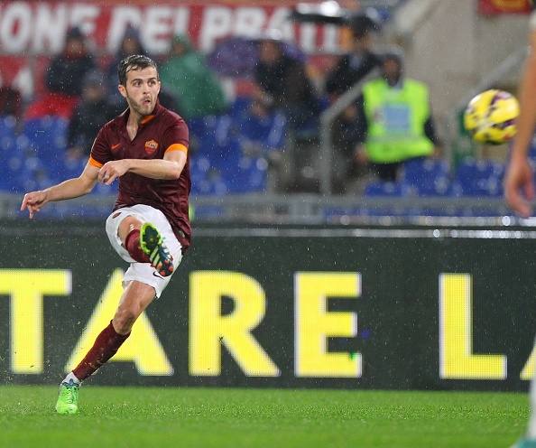 Pha sut phat tuyet dep cua Miralem Pjanic hinh anh