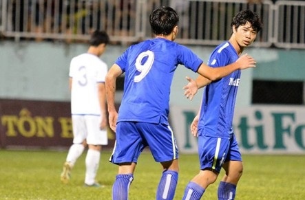 Cong Phuong nang ty so len 4-1 cho HAGL hinh anh