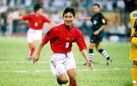 Hong Son ghi ban vao luoi Malaysia o Tiger Cup 98 hinh anh