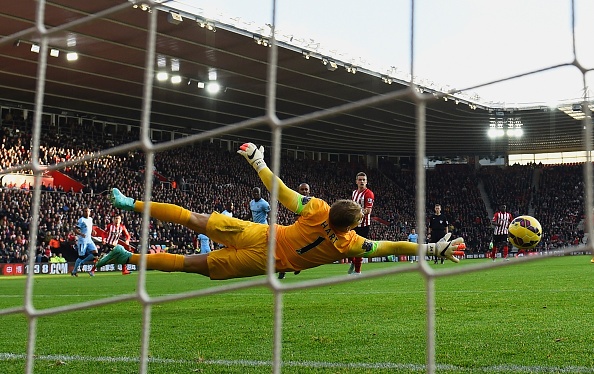 Top 5 pha cuu thua xuat than vong 15 Ngoai hang Anh hinh anh