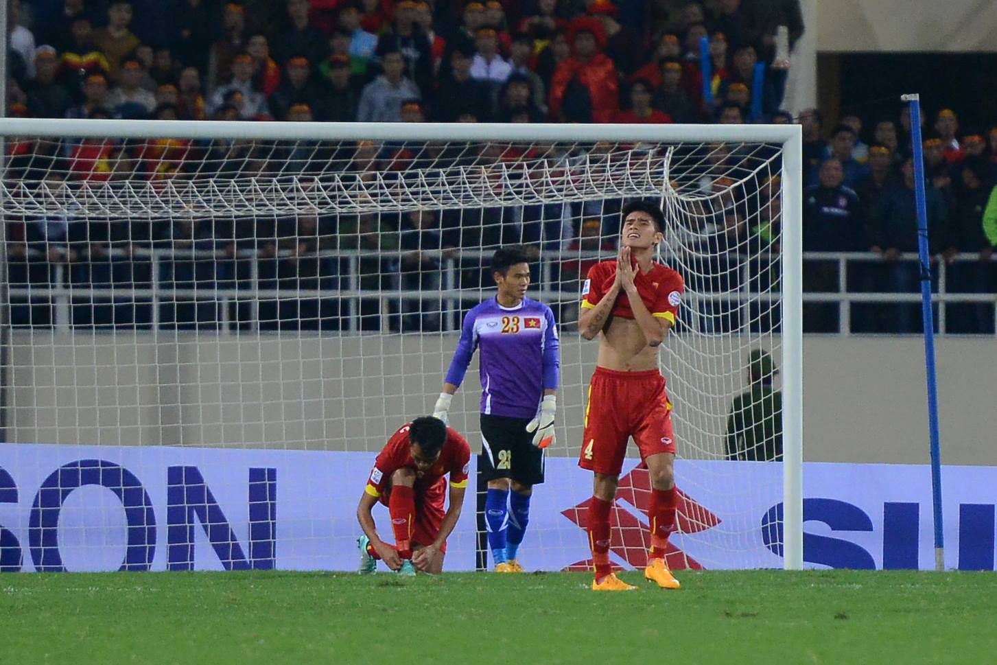 Highlights: Viet Nam 2-4 Malaysia hinh anh