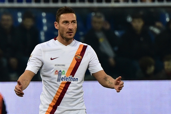 Totti tu choi nhan bang doi truong tu Seydou Keita hinh anh