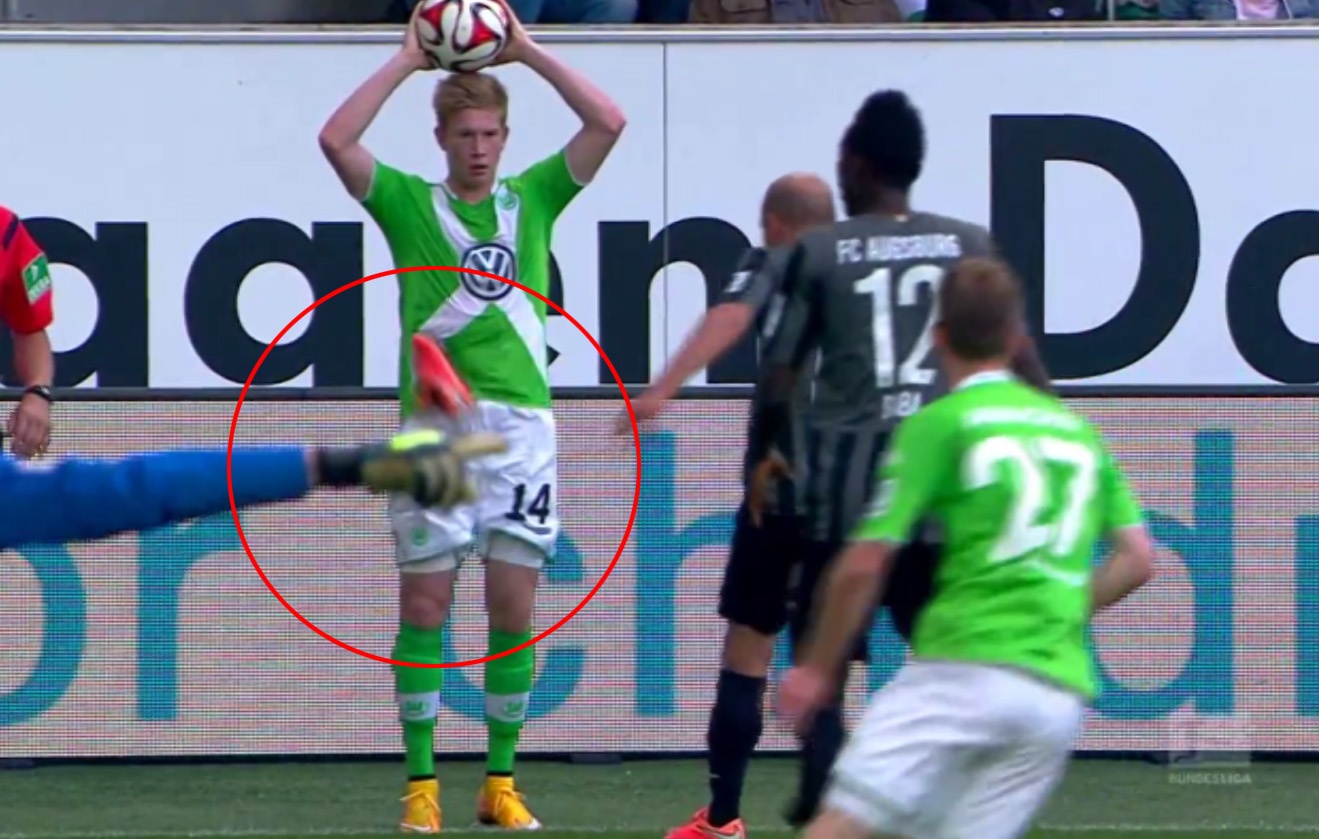 10 tinh huong hai huoc nhat luot di Bundesliga hinh anh