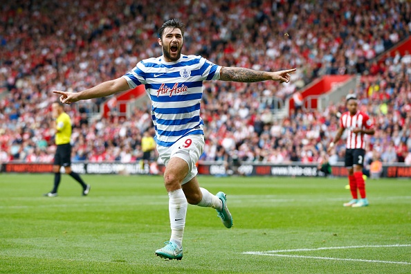 Pha dut diem sieu ky thuat cua Charlie Austin hinh anh