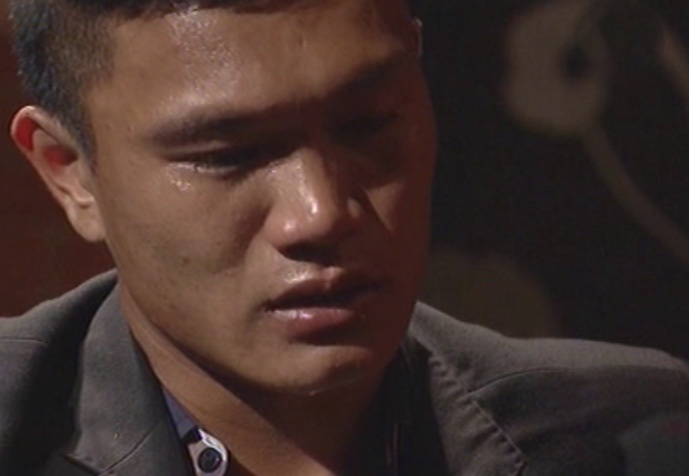 Cau thu ca do khoc nuc no khi noi ve loi bo dan hinh anh