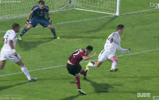 El Shaarawy ha guc Casillas sau cu sut can thanh hinh anh