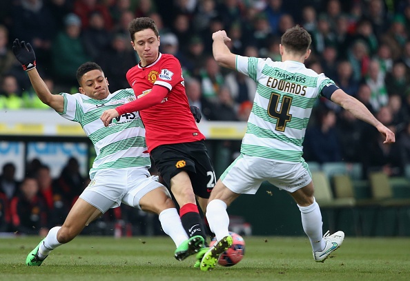 Pha ghi ban xuat than cua Ander Herrera hinh anh