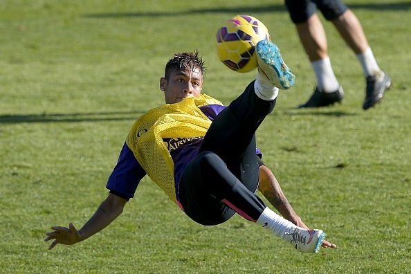 Neymar ghi 5 ban thang tren san tap hinh anh