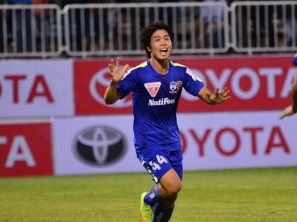 Cong Phuong solo dan dau 5 sieu pham vong 1 V. League hinh anh