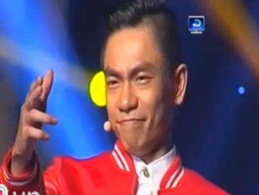 Tan Phat uong nham axit ngay tren san khau Got Talent hinh anh