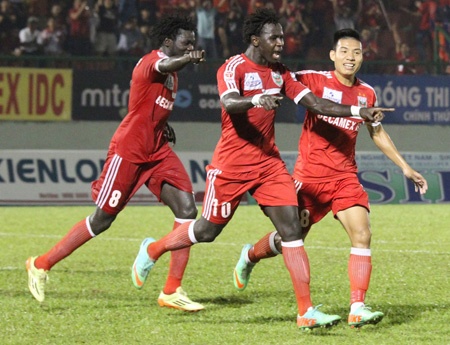 Highlights: Song Lam Nghe An 0-1 Binh Duong hinh anh